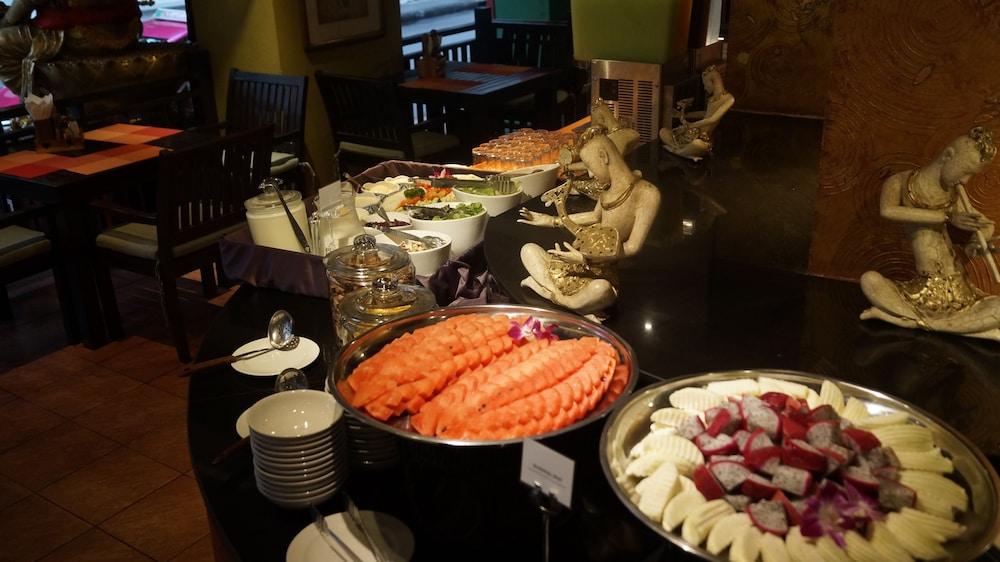 Woraburi Sukhumvit Hotel Бангкок Экстерьер фото
