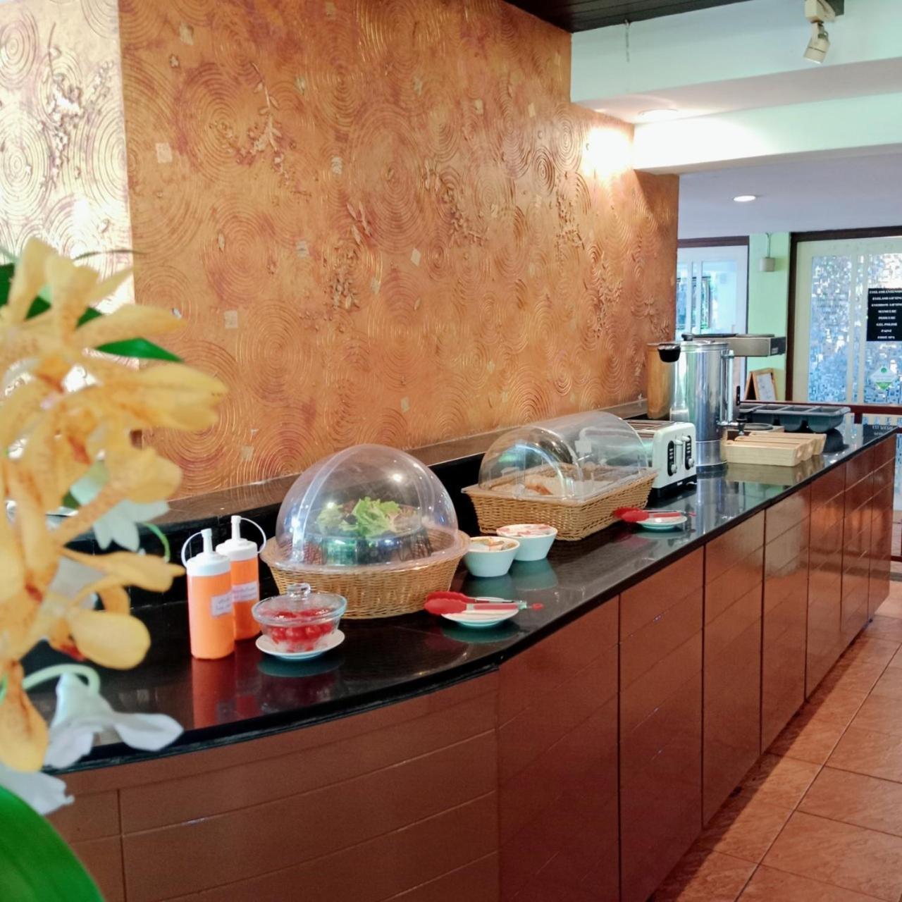 Woraburi Sukhumvit Hotel Бангкок Экстерьер фото