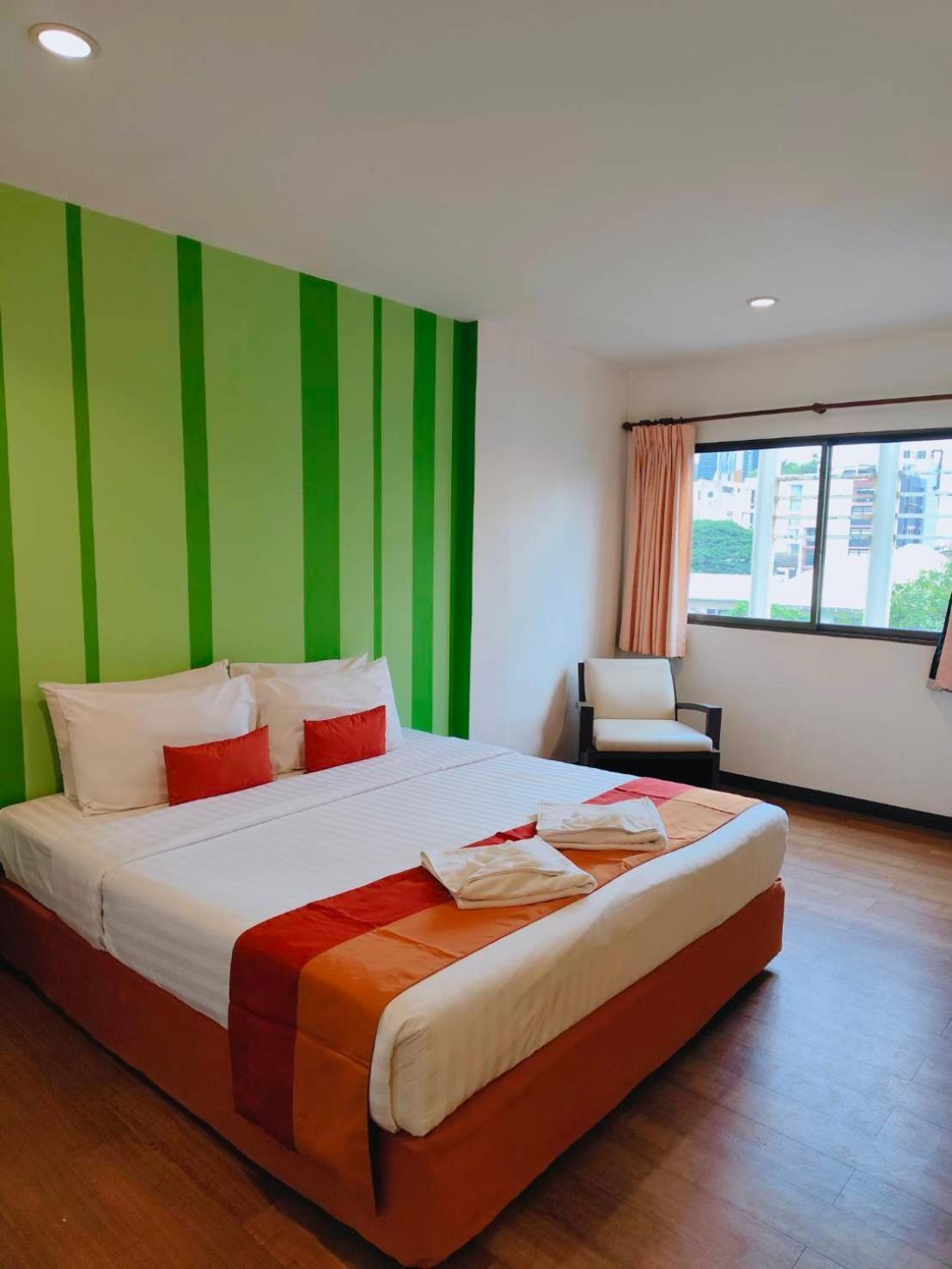 Woraburi Sukhumvit Hotel Бангкок Экстерьер фото