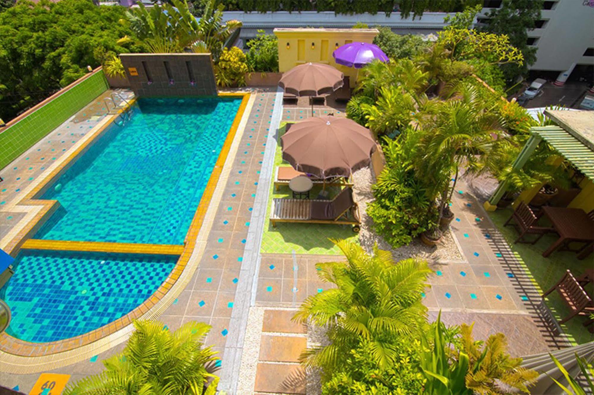 Woraburi Sukhumvit Hotel Бангкок Экстерьер фото